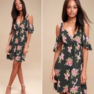 O’Neill Cecelia Gray Floral Wrap Dress - Size Medium
